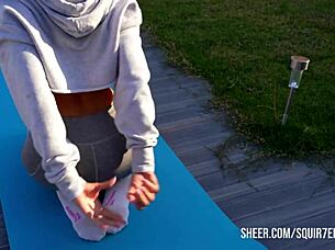 Cheating wife gets huge squirt from friend in homemade session with dirty talk