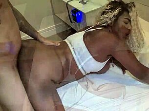 amateur interracial orgy with pietra and dafne swallowing cum in motel