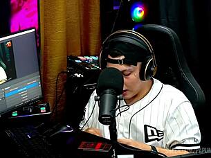 bi mejia colocou os peitos pra fora e pediu pro ruan apertar eles bem gostoso ela ficou molhada e gemendo de tesão pópum no barraco