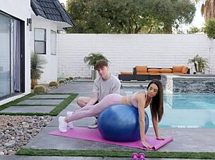 Trainer tests Eva Long's pussy endurance with his big cock
