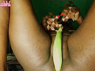 Village bhabhi uses brinjal