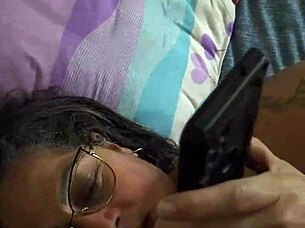 Mi Madrastra Madura Infiel Hablando Con Mi Padre Mientras Me La Follo!