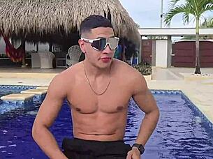 On the beach, max betancur met tatiana alvarez and they enjoyed outdoor activities together.