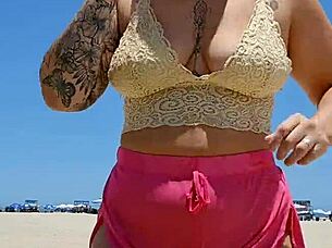 Arrumei Um Amante Que Trabalha Na Praia e Agora Vou Quase Pelada Pra Deixar Ele Duro