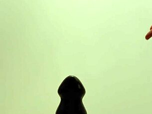 latexi69 explores intense butt plug play