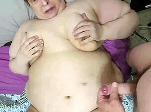 Coolmarina called the plumber to unclog a pipe and ended up helping with his tube