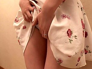 夫が喫煙している5分間で3発以上義父に中出しされて子供ができるほど毎日10発以上孕ませられている清廉妻 vol 2【パート3】