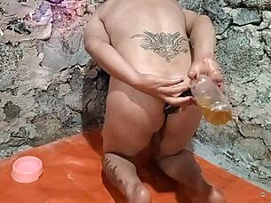 Ts Squirts Piss And Stuffs Toy Lizards Inside Anal