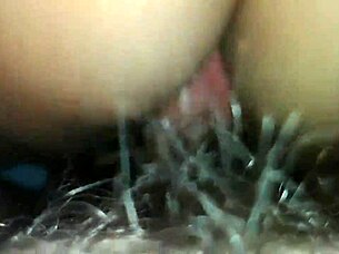 Ella me da sentones bien gostosos y despu�s me pide que le de en cuatro patas!