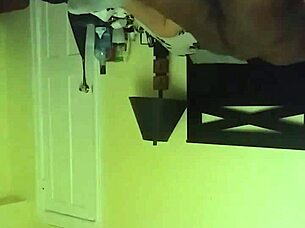 Freddy got fingers in a fun Latina adventure with clever twists