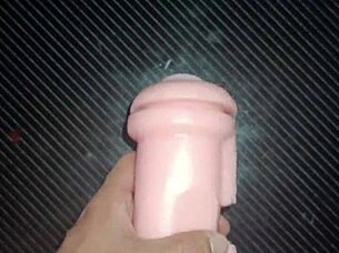 i crave the thrill of kissing both sides from vagina to mouth intensely