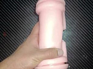 i crave the thrill of kissing both sides from vagina to mouth intensely