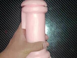 i crave the thrill of kissing both sides from vagina to mouth intensely