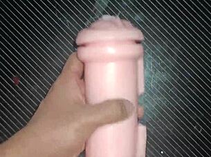 i crave the thrill of kissing both sides from vagina to mouth intensely