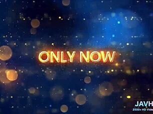 Why is this Asian pussy so wet and squirting everywhere?