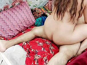 pakistani woman rides on cock with loud moaning