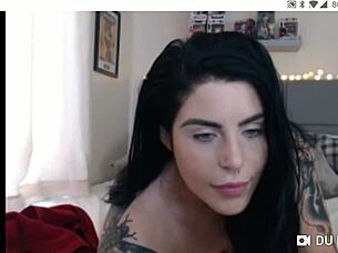 curvy beauty shows off big tits and ass with enticing twerk moves