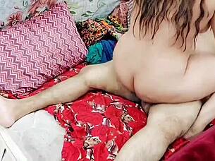 pakistani woman rides on cock with loud moaning