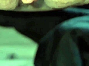 fudendo GOSTOSO a vizinha NOVINHA in juicy interracial homemade orgasm. shaved pussy gets tight fucking.