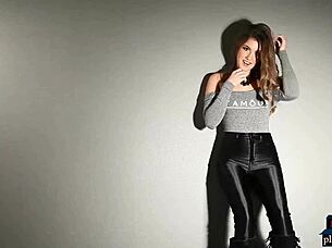 Hey, wanna see this MMA teen hottie strip down her clothes?