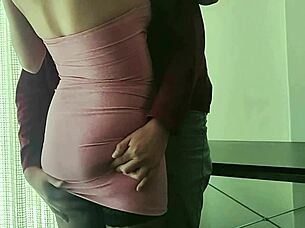 mi FOTÓGRAFO se MOJÓ tanto con cada POSE de esta skinny JAPANESE college girl y TERMINÓ dándome su LECHE en big PUSSY lips