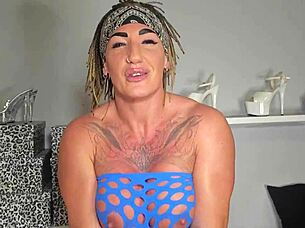 busting and making my pussy huge with the vacuum pump in a casual homemade session