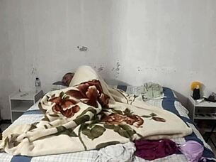 Enteado catches madrasta shoving a whole toy into her backside