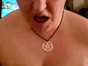 Discover the story of Kandy Kane in a casual chat about everyday life