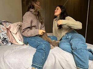 colombian lesbian licks and scissors with usa girl in homemade orgasm tribbing on pantyhose tryout