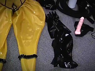 3 layers latex 4 layers gloves gasmask self-bondage