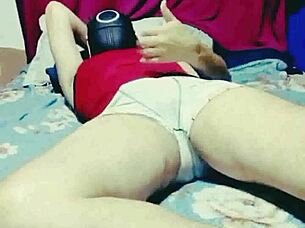 Bad Wolf28 craves wild public arousal on webcam