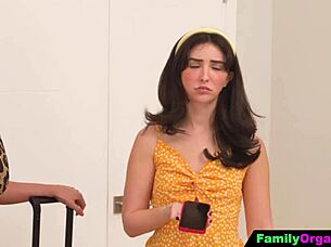 Familyorgasm - Divorced Cougar Having A Nice Stand With The Airbnb Owner