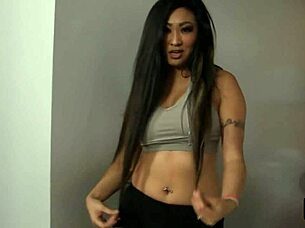 oh man i cant believe how horny i am playin with sinn sages body and sittin on her face like this