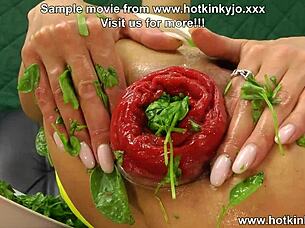 Slippery when wet: HotKinkyJo's extreme anal insertions and prolapse 😱🍑