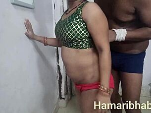 oh yeah, quick fuck that hot indian wife with the neighbor boy in viral mms