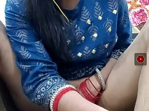 Indian girl shares a live video about sexy experiences