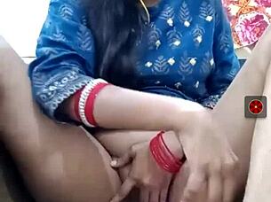 Indian girl shares a live video about sexy experiences