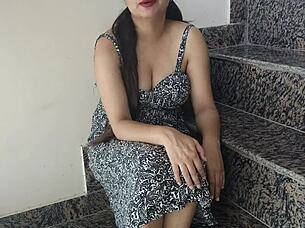 Indian Sara 18 yo teen gets pounded hard with pussy licking in intense hindi session