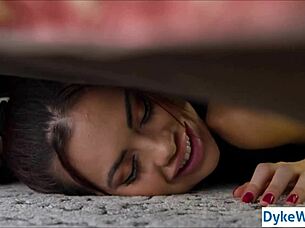 Stuck barista gets pleasured by her sexy lesbian customer with licks