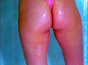 COLLEGE STUDENT SHOWER TIME REVEALS WET THONG