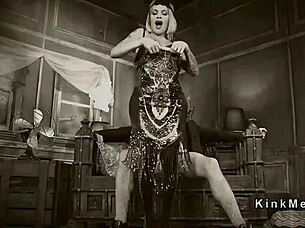 dominant tranny gets a hot rimjob from this dude 😈🍑