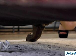 Stuck barista gets pleasured by her sexy lesbian customer with licks