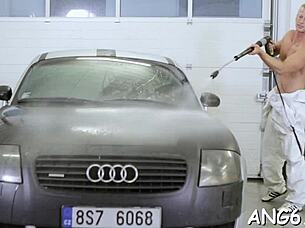 hey, this stud licks and fucks that hairy wet cunt hard in sloppy action 😏