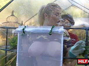 big ass blondie jenna starr fucked in garden