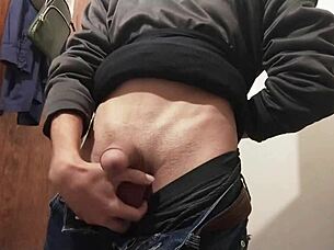 i'm squeezin out so much tasty cum from my big cock here...