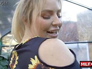 big ass blondie jenna starr fucked in garden