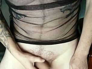 Isn't it intriguing how Kelly G waits hot and ready for a bisexual macho encounter?