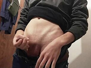 i'm squeezin out so much tasty cum from my big cock here...