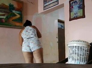 Seductive Morena Latina With Huge Fat Ass And Curvy Body Flashes In Homemade Exhibitionist Video