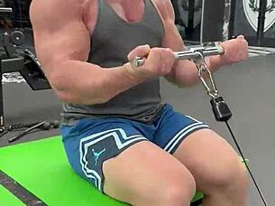 Who wants a fun workout session with me comment subscribe now